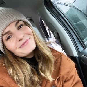 Meet your Posher, Dana